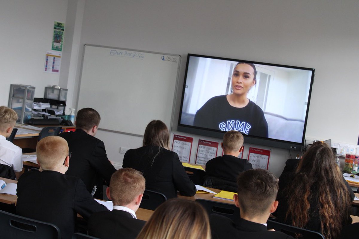 SMMATCareers's tweet photo. Our Y9 students are really enjoying #GbFutureStars @globalbridgeltd. Fascinating and insightful key note messages from @BenMasonGB @siangabbidon @Tanni_GT. Now exploring the #careers booths and looking forward to chatting with the employers through the chat box #ceiag https://t.co/2PmU42WhzM