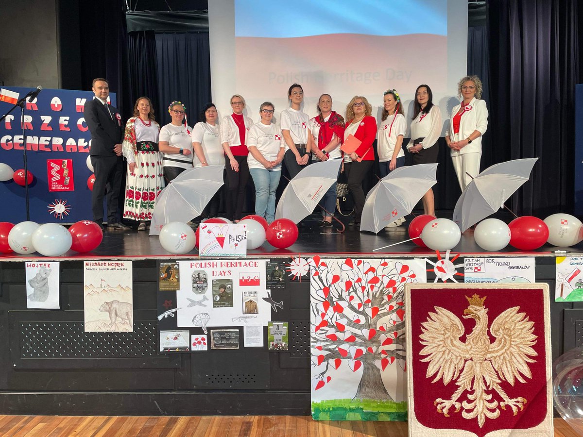 PLinManchester's tweet photo. #PHD2022 in Darlington was held under the aegis of histories relating to3⃣🇵🇱Generals: #Sosab, #Maczek, #Anders.
🌐Multiverse of interesting facts from🇵🇱history, most engaging workshops, and last but not least unique exhibition of artwork done but🇵🇱🇬🇧pupils. https://t.co/vPP694FqYo