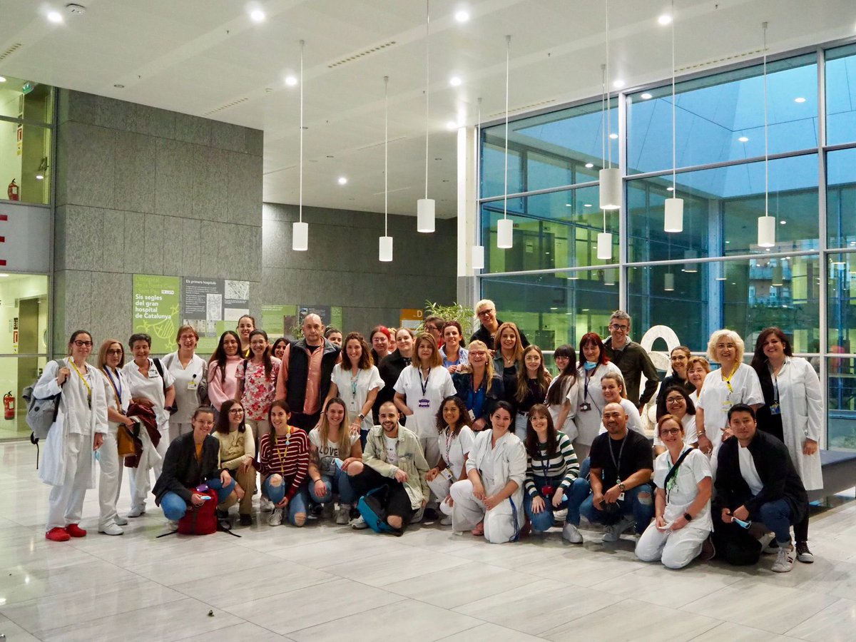 AngelesGM_19's tweet photo. Felicidades a tod@s mis compañer@s enfermer@s que demuestran cada día que CUIDAR es más que una profesión! Sin vosotros no sería posible!  
@HospitalSantPau #mesSantpau @InfermeriaSPau #tornnit2
#DiaInternacionalInfermera https://t.co/efkqUBTTX6