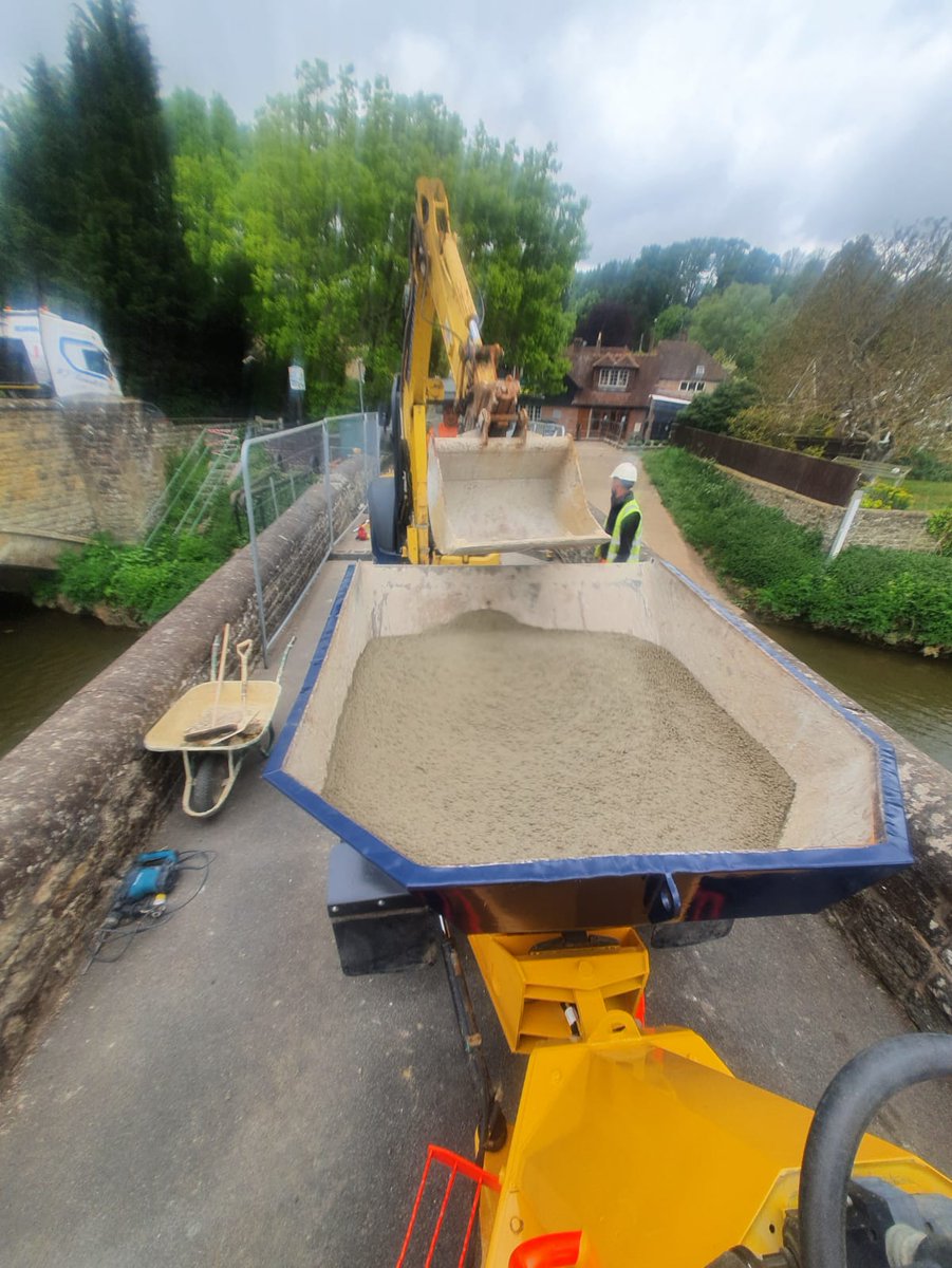 Did you know, we also supply lightweight concrete on request?
Pictured, is restoration work being carried out on a Grade 1 listed bridge.

#restorationwork #lightweightconcrete #grade1listed #concreteandscreed #rebuildingbridges
