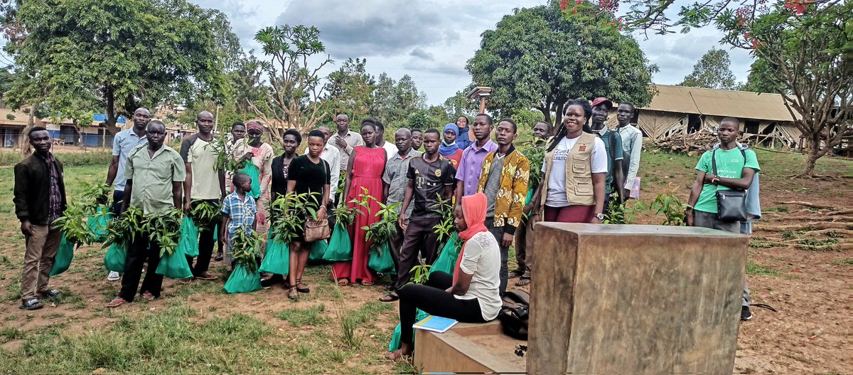 FaithOkoda's tweet photo. English For Adults(EFA) learners under @refugeelawproj being empowered with knowledge, skills, values &amp; attitudes as change agents for climate action through environmental education. @DevotaNuwe @ongwechd @davis_rupiny @refugeelawproj @CinemaKva @CosmosLugala @DrChrisDolan https://t.co/B5lc3vbJuD