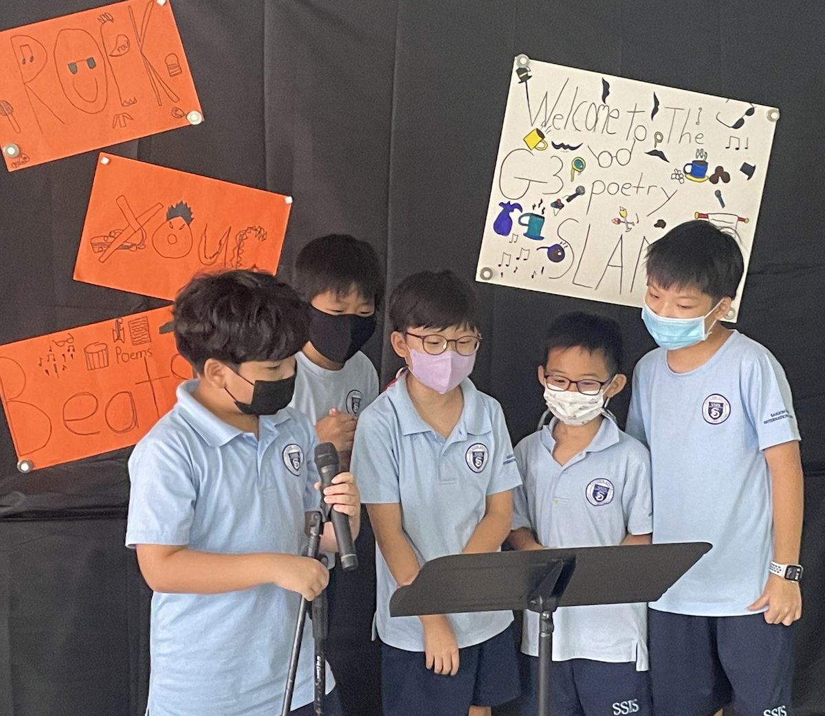 AshleyKSawyer's tweet photo. Doesn’t get much better than a Poetry Slam as a writing celebration. These G3 Beats know how to throw it down. @ssischool https://t.co/GWr0AKHTbu