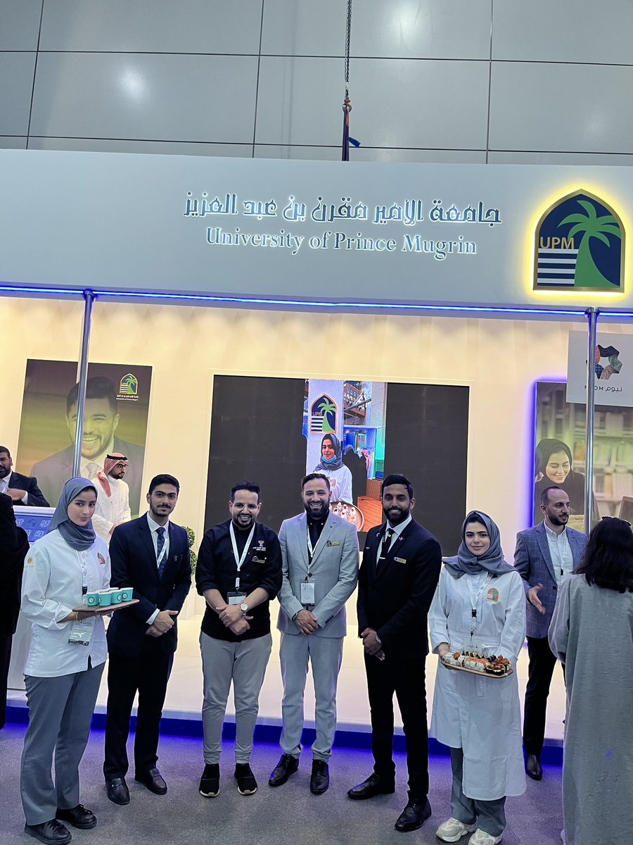 Etharxx's tweet photo. استمتعت بمشاركتي مع جامعة الامير مقرن في المعرض الدولي للتعليم @ICEE2022 كانت تجربة جميلة بكل تفاصيلها من مخاطبة الزوار و بناء العلاقات او لفت نظر طلاب الثانوي على الجامعة وتخصصاتها المتميزة
فريق عمل راقي جدا ومميز من اول لقاء كنا عائلة واحدة و بهدف واحد
#icee2022 #upm #Marketing https://t.co/CTQ9hI9dvn