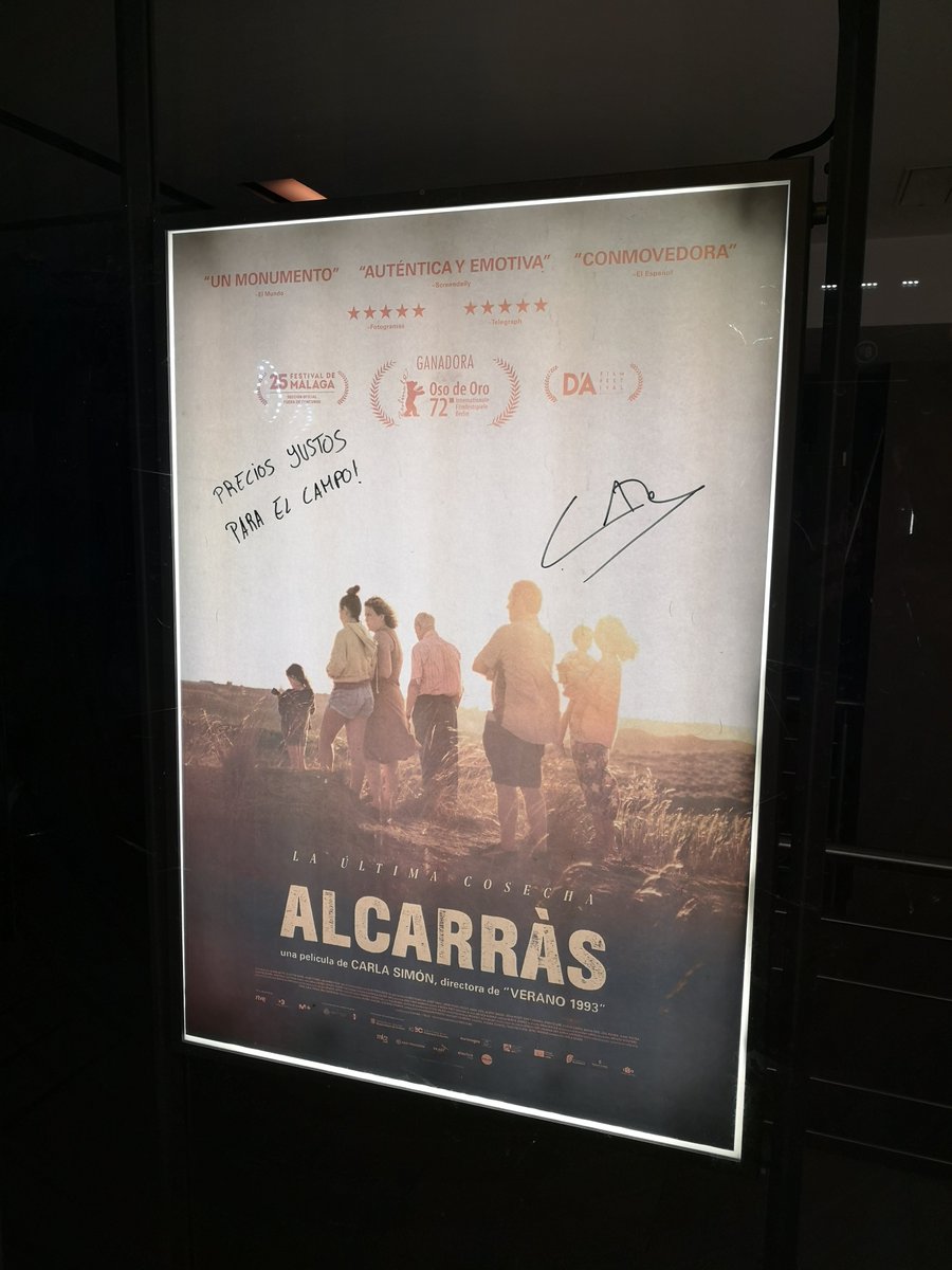 Storyword tweet media