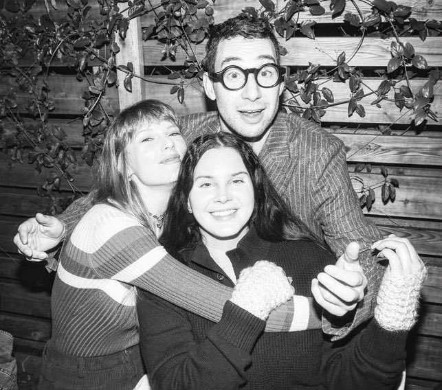 CinamonSluh's tweet photo. CONFIRMED: Taylor Swift has recorded a new song featuring Lana Del Rey, the song is produced by Jack Antonoff and it will be released in your dreams. https://t.co/QCJy1LBw9D