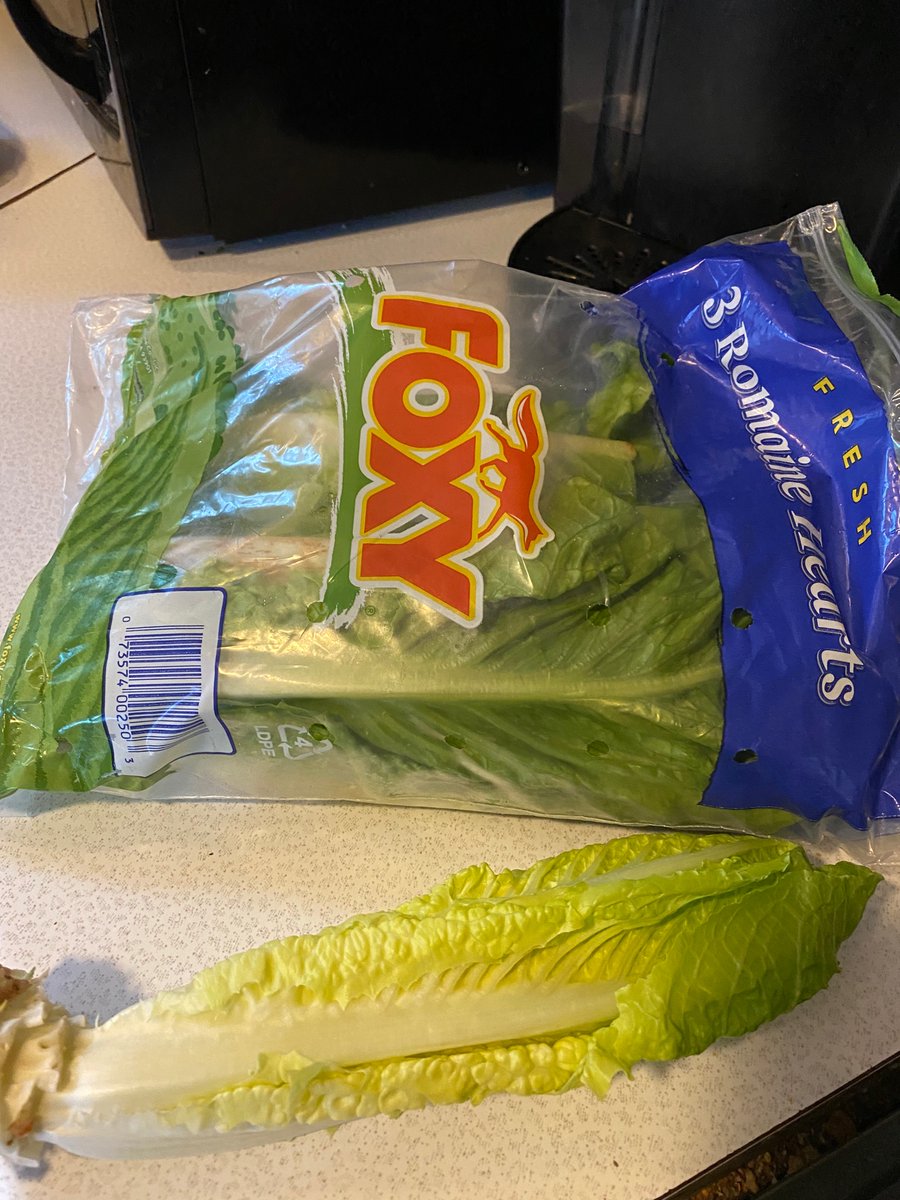 candylandcaper's tweet photo. Wow @StopandShop Foxy lettuce fresh out of the bag, already picked clean. What a tip off #ConsumerProtection https://t.co/IjumZy9Opz
