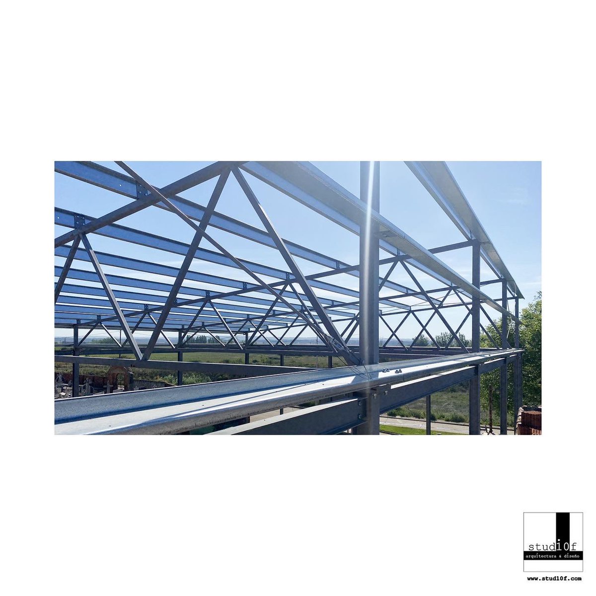 stud10f's tweet photo. EDIFICIO USOS MÚLTIPLES
(#Algadefe, León)
✏️📐👷🏻♂️🏗️🏢
Esqueletos…
Fase2 https://t.co/UDZ69DUU0z