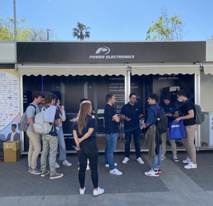 PE_EasyToDrive's tweet photo. ¡Estamos en el Foro de Empleo de la @UPV! Conoce de primera mano las ofertas laborales y el crecimiento profesional que te ofrece #PowerElectronics. ➡️ ¡Visítanos en el #Stand50!
Y por cierto, ¡sorteamos dos entradas para el Festival de Les Arts! 🎵 https://t.co/V07TUYzkpv