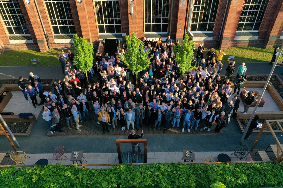 WE ARE ONE WTG! 💥
Letzte Woche haben wir auf unserem SUMMER BASH 2022 nicht nur auf eine gelungene WTG CONNECT 2022 angestoßen, sondern auch auf unser starkes Wachstum innerhalb des letzten Jahres.  🎉🍾
#WTGGruppe #makingideashappen #letscelebrate #teamwork