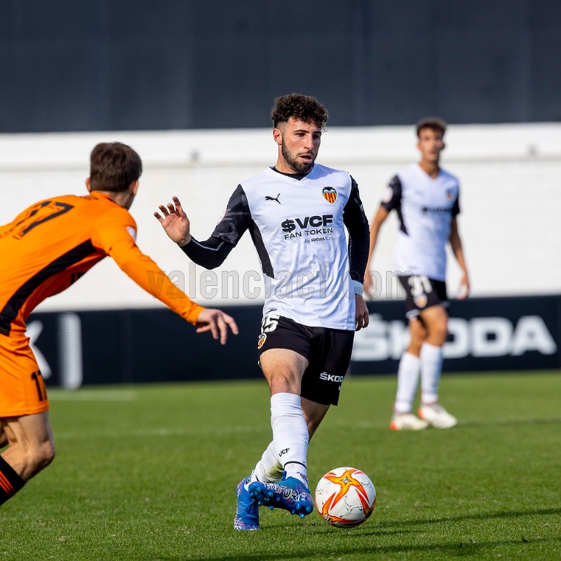 Academia_VCF's tweet photo. Amplia representación de la @Academia_VCF en la primera selección de @futboldraft 🔝

7️⃣ futbolistas formados en la Ciutat Esportiva de Paterna integran la lista de los mejores jugadores de España menores de 20 años 👏

#ADNVCF 🦇