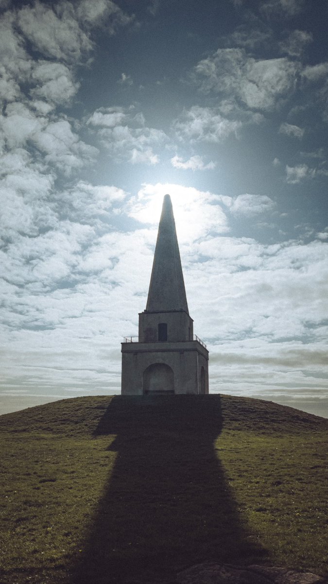 awillispictures's tweet photo. The #killineyhill walk never gets dull. https://t.co/fnaGi8Nx0E