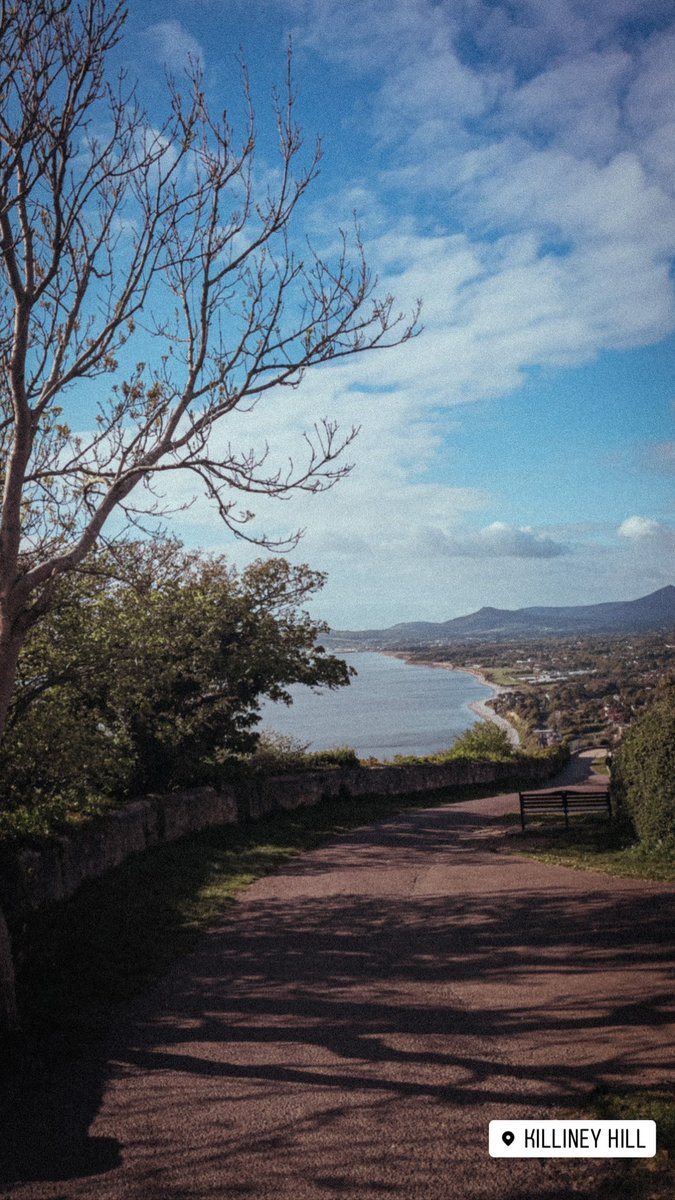 awillispictures's tweet photo. The #killineyhill walk never gets dull. https://t.co/fnaGi8Nx0E