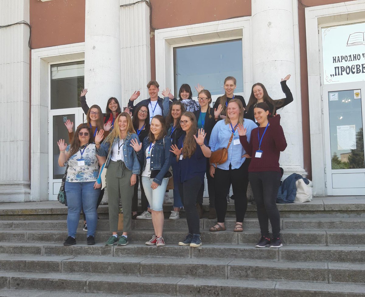ProjecteLiro's tweet photo. Compartint #experiències, #ciència, #conservació, #idees i #projectes amb experts i expertes en el tema però també amb joves investigadors/es amb molt de futur per endavant  😜
@TheHabitatFoun https://t.co/b1vi6UWO8W