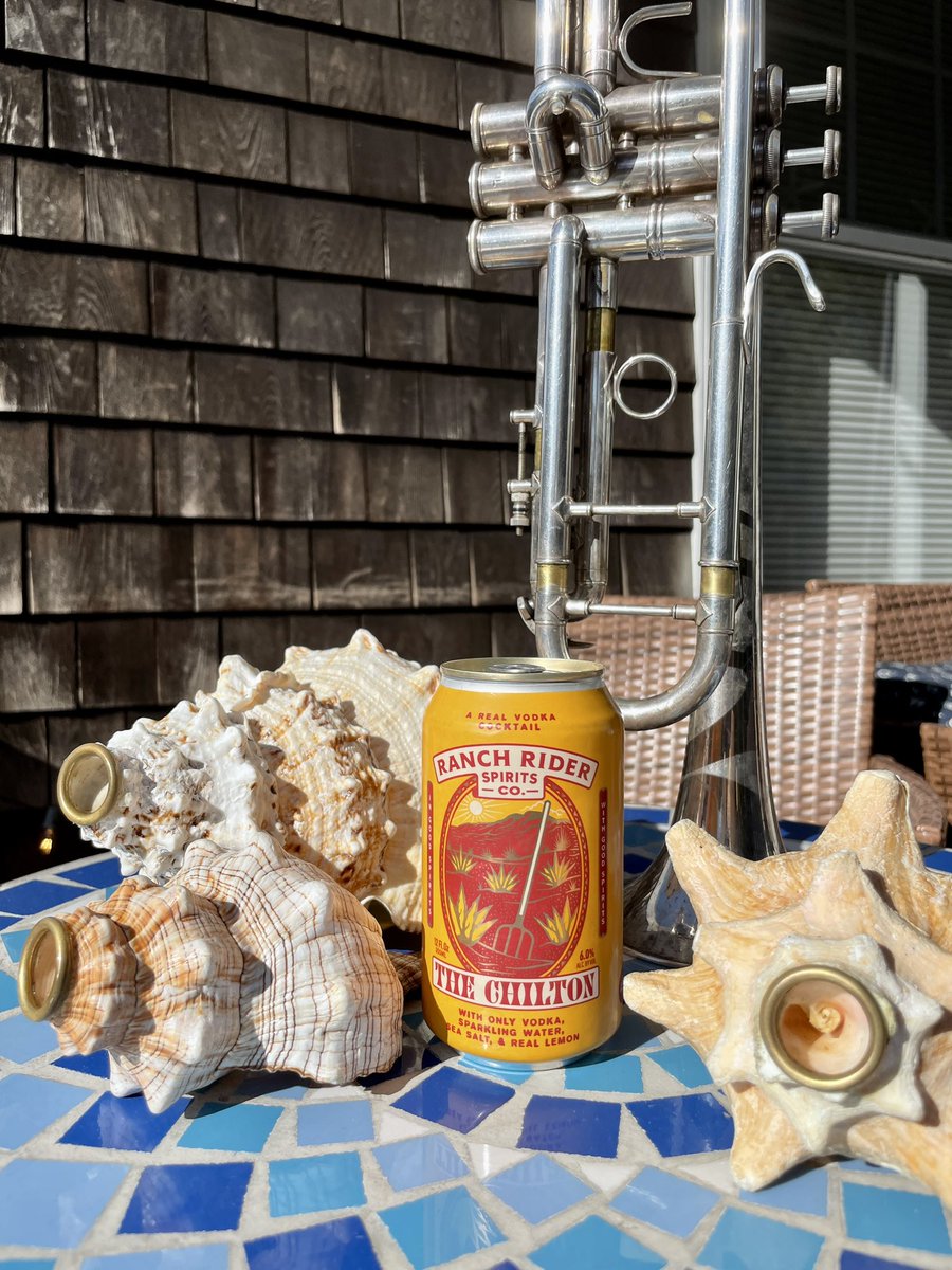 don_chilton's tweet photo. The Chilton!! @RanchRiderCo
#conchshellmusic #seashellist #trumpetplayer #thechilton #ranchriderspirits #RanchRider #conchshell #seashell #seashells https://t.co/yECfljEUZ0
