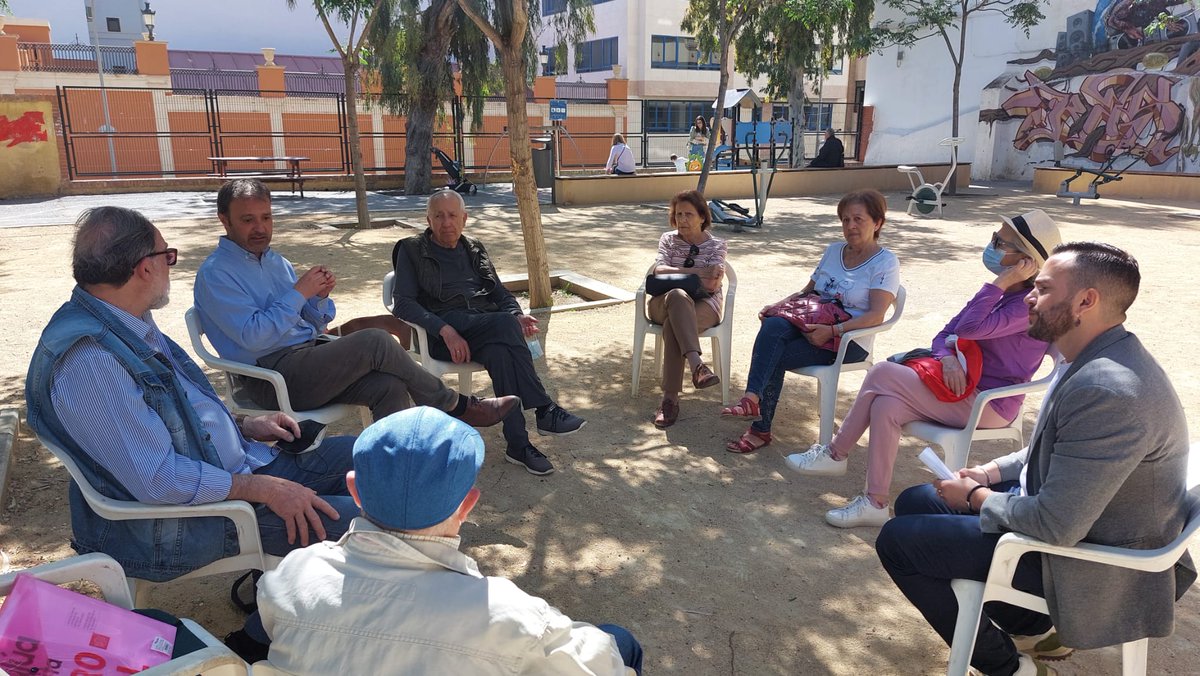 NatxoBellido's tweet photo. Con @AVV_Benalua:
👉 Reeivindicamos que el #BiPPartito deje de bloquear la construcción de un centro sociocomunitario en el barrio, financiado desde @GVAinclusio con 2M a través del #PlaConvivint, que ha puesto en marcha @monicaoltra 

Dejemos atrás el sectarismo, Sr. Barcala https://t.co/jbszinyurU