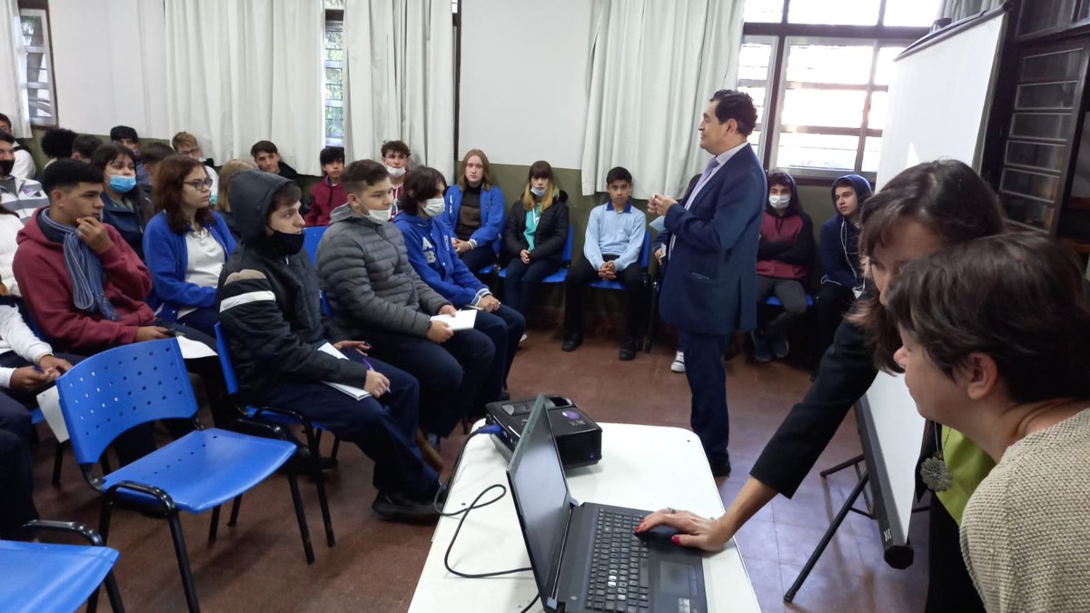Superclau6's tweet photo. Proyecto Los Jueces en la Escuela.  Amadeo Bonpland. Regional II Obera. 
@EscurdiaViviana @CGEMisiones @jalbertogalarza @linares_cielo @BarbaroLorena @misioneseduca @ArtuiLucila https://t.co/u77DknJICA