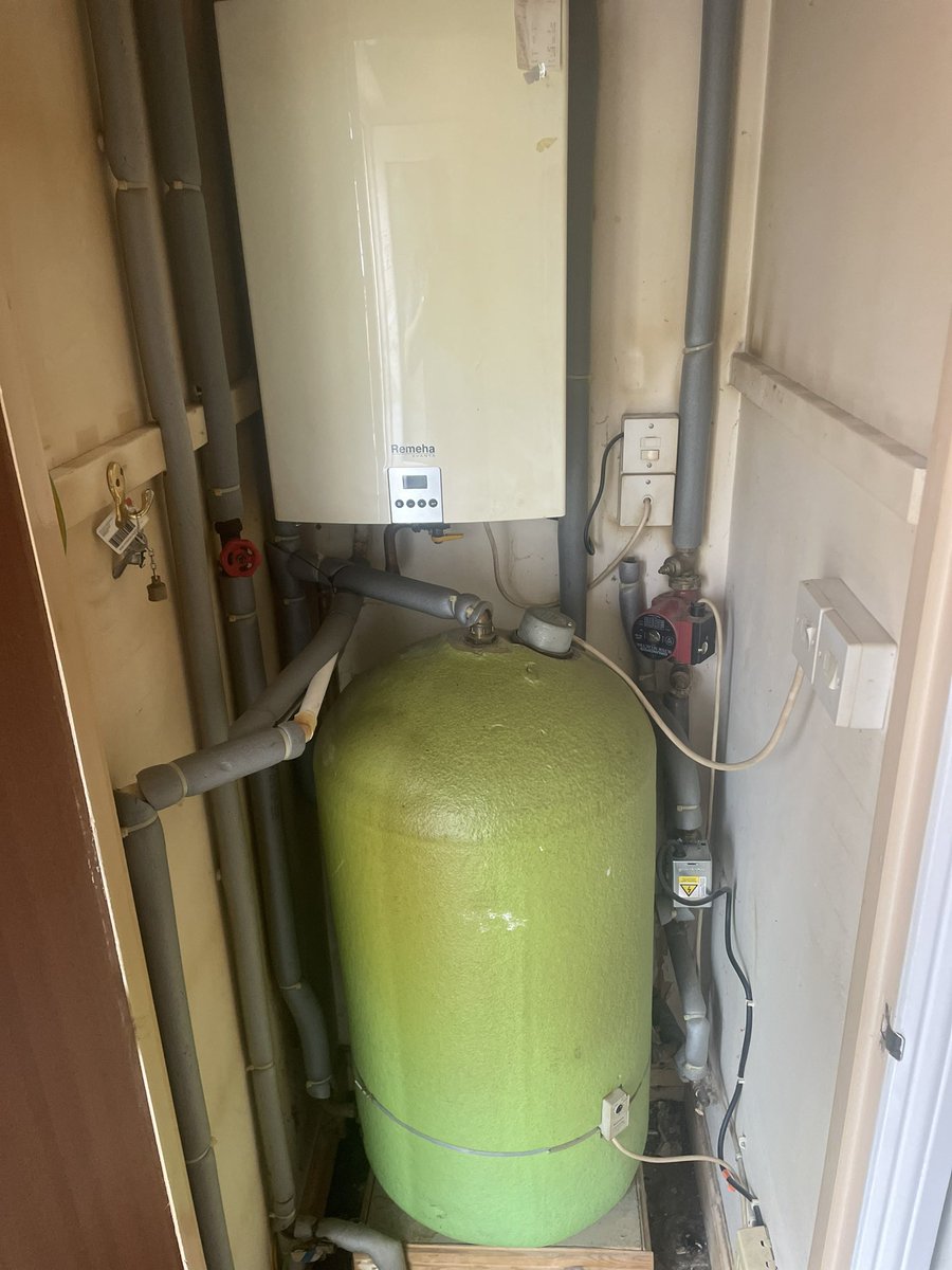 @AndrewGoldson Goldiefather tweet media