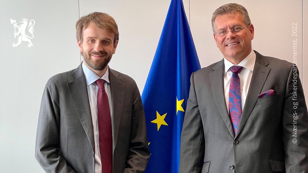 NorwayEU's tweet image. Norway's Minister of Trade @jcvestre met with @MarosSefcovic today to discuss the green industrial partnership between 🇳🇴 and 🇪🇺. Raw materials and battery technology important part of the #EnergyTransition #EUGreenDeal #EUBatteryAlliance