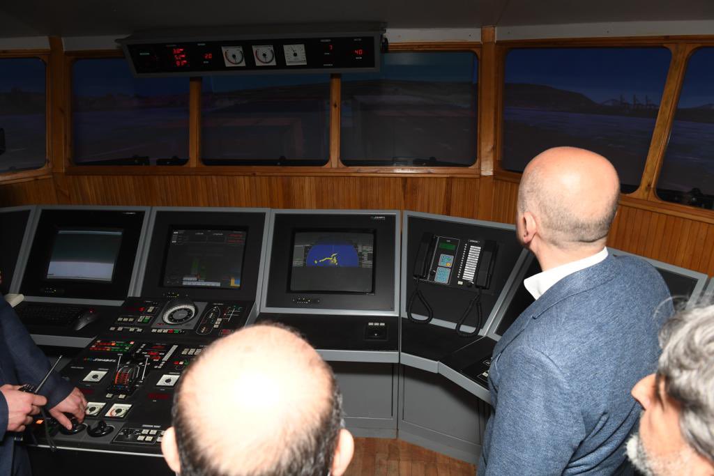 akaraismailoglu's tweet photo. KTÜ Deniz Bilimleri Fakültesi'nin öğrencileriyle buluştuk.

Onların aydınlık geleceği için çalışmaya devam ediyoruz. https://t.co/SzklZ3g2Kr