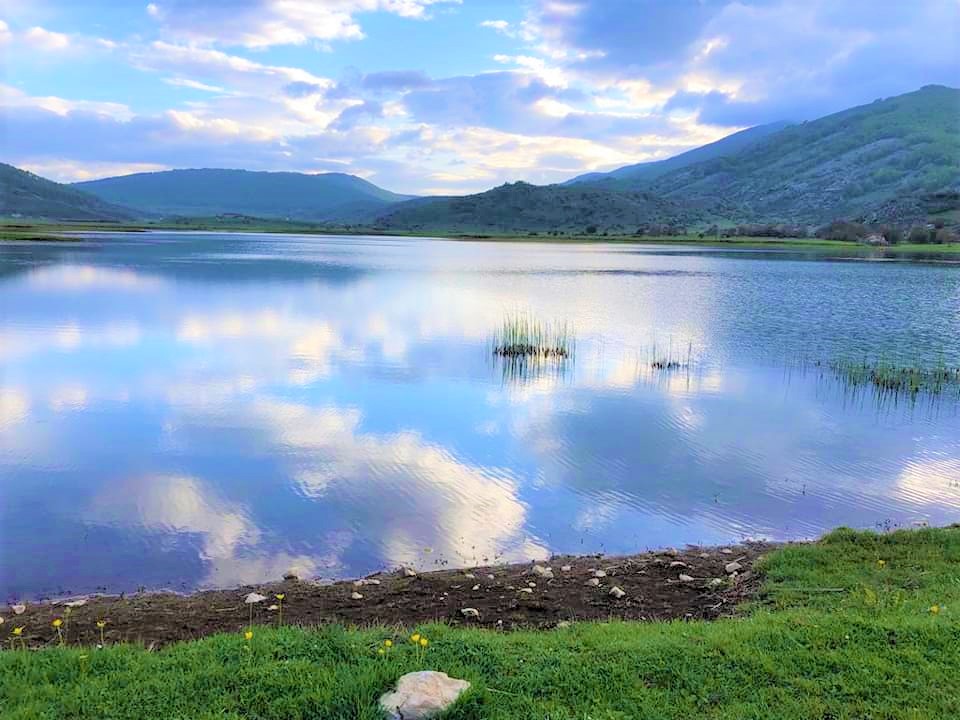 visit_lazio's tweet photo. Che spettacolo della natura... è il #LagodiRascino! Siete d'accordo?

📸 1 @alexalmatelli
 📸 2-3 A.S.D Ufens Aequatrail

 #VisitLazio #FaiUnSaltoNelLazio #LazioEternaScoperta #LazioIsMe #Fiamignano #Rieti https://t.co/1uRBjxWoIC