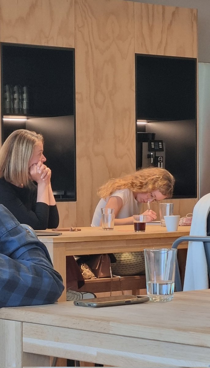 santirius's tweet image. El #mkday és un espai de coneixement i treball a l'entorn del màrqueting en un format nou que creiem que tindrà un gran futur.
Malgrat tot, cal aprendre a explicar la tecnologia utilitzant menys termes anglosaxons ja que tenim una llengua prou rica.
@PatronalCecot @creat360