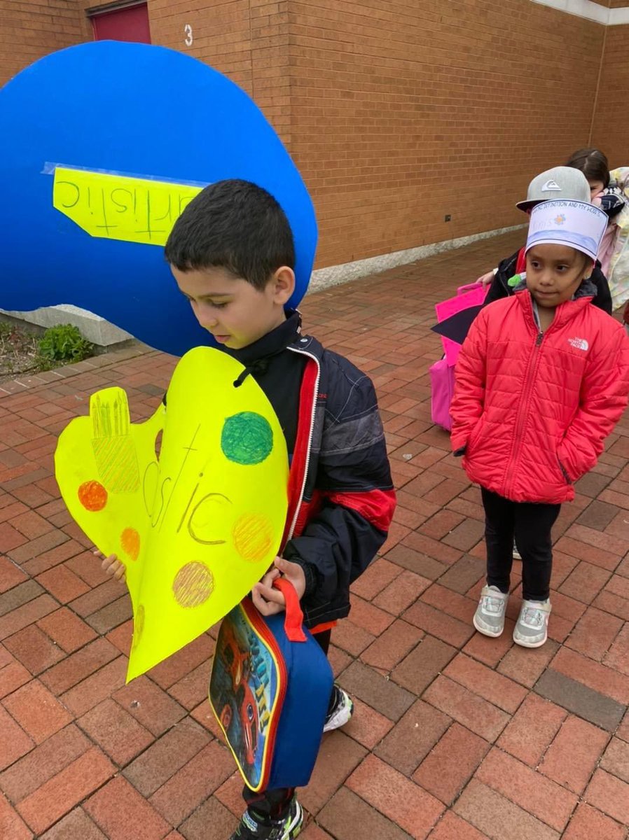 spsSTRONG's tweet photo. So proud of the Dawes Avenue Staffulty and their Vocabulary Parade!
@J_Renaissance @AtlanticCoNJDOE @DrVenello @MCarneyRay https://t.co/OGMmlxs0cf