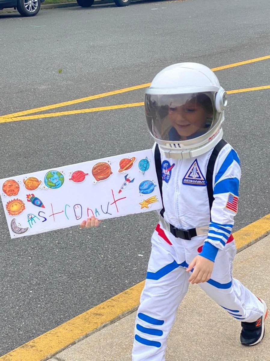 spsSTRONG's tweet photo. So proud of the Dawes Avenue Staffulty and their Vocabulary Parade!
@J_Renaissance @AtlanticCoNJDOE @DrVenello @MCarneyRay https://t.co/OGMmlxs0cf