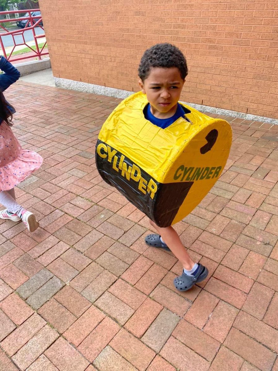 spsSTRONG's tweet photo. So proud of the Dawes Avenue Staffulty and their Vocabulary Parade!
@J_Renaissance @AtlanticCoNJDOE @DrVenello @MCarneyRay https://t.co/OGMmlxs0cf