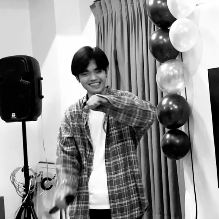 magdalunaaa_'s tweet photo. I just saw this today and seeing you smile always warms my heart, @imszmc. Your smile is so precious, Pablo. 🥺❤️ Hiling ko ang kaligayahan mo parati. Mahal kita. https://t.co/4lHfoOtcn1