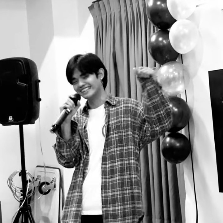 magdalunaaa_'s tweet photo. I just saw this today and seeing you smile always warms my heart, @imszmc. Your smile is so precious, Pablo. 🥺❤️ Hiling ko ang kaligayahan mo parati. Mahal kita. https://t.co/4lHfoOtcn1