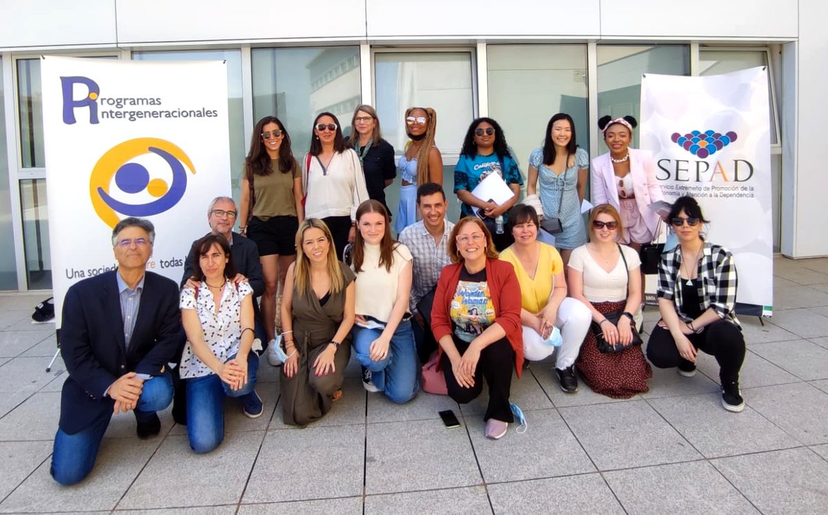 ProgramasInterg's tweet image. Creando redes para la incorporación del paradigma intergeneracional en las políticas públicas. 
Gracias por la visita al doctor Matt Kaplan, su equipo y alumnas 👩‍🎓👩‍🎓 de la @penn_state y a @CatedraMacrosad de Estudios Intergeneracionales.