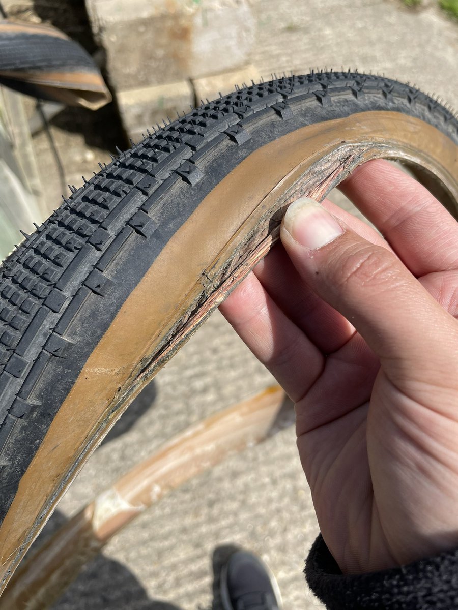 Hi <a href="/panaracer_world/">Panaracer</a>, my friend has had two of his Gravelking SK + tyres malfunction on the bead. What’s going on?