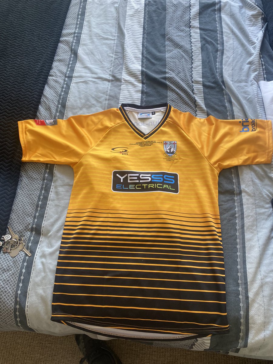 TonyPyke91's tweet photo. Shirts arrived!! Be wearing it for this Sundays final!! Up the golds @LittlehamptonFC @marigoals_ https://t.co/U24wWkaci4