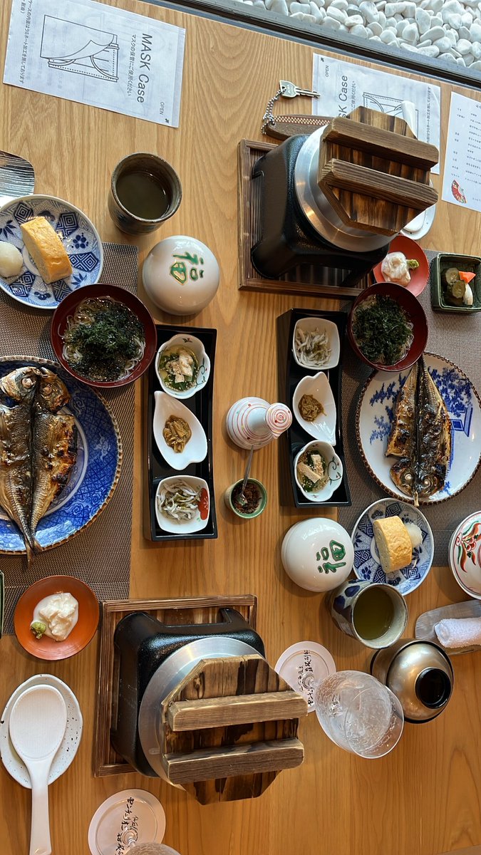 youngjien1036's tweet photo. センチュリオン箱根

貸切露天風呂、部屋にも露天風呂。
素敵やん。
都心の無駄に高いホテルよりかは何倍も価値あると思う。 https://t.co/VA0jLMLfU3
