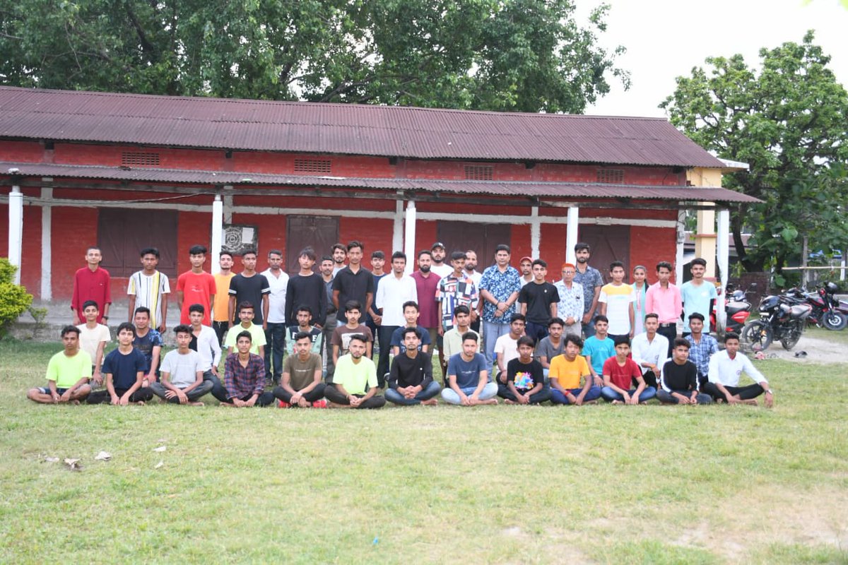 AssamGorkha's tweet photo. असम गोर्खा सम्मिलनको २७ औं त्रैं वार्षिक अधिवेशनको स्वयं सेवक दस्ता मा सेवा गर्न प्रस्तुति गरी रहेका 
बास्का आंचलिक समिति, निकासी को टोली । 
@aagsu1976 #AAGSU
#AGS #Nikashi #BACAAGSU @Narayan19302196 https://t.co/E1fMNoZaFT