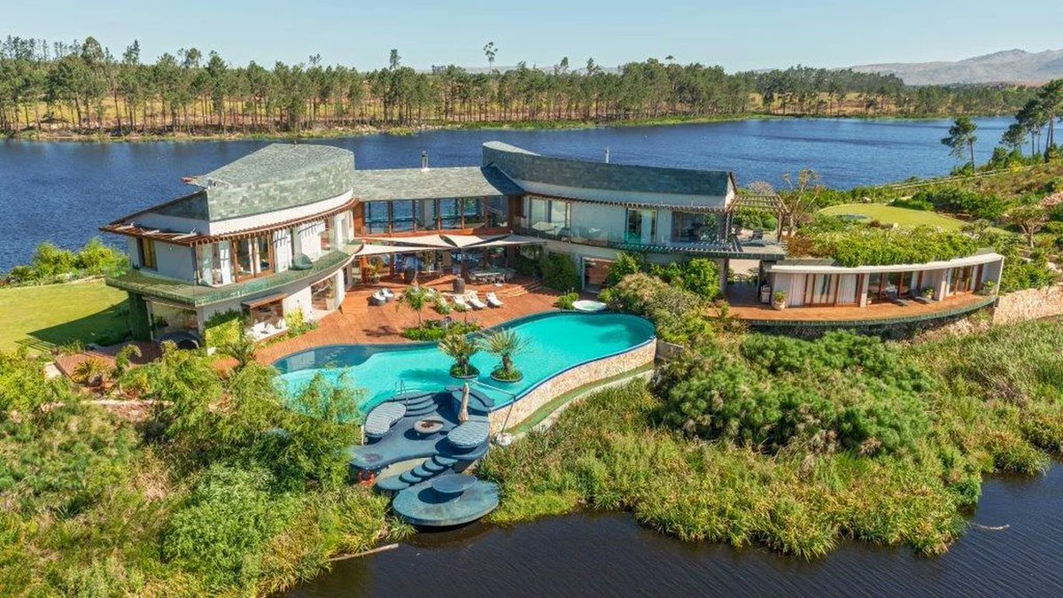 Afristay's tweet photo. Most expensive (and Luxurious) establishments on our site

https://t.co/nf8rtnKAPY https://t.co/3kGxiAfV68