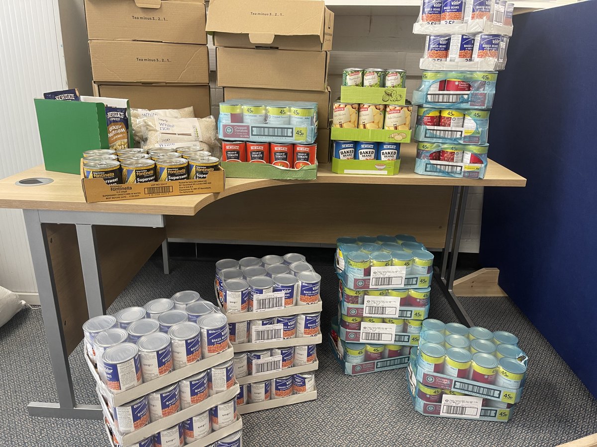 QeFacilities's tweet photo. Thank you to all our staff who contributed to the food donation for Gateshead Food Bank.
If you are willing and able to help please check out their site for donation sites and a list of needed goods.
https://t.co/STLIRaQjb7
#FoodbankGateshead #supportyourlocalcommunity https://t.co/wtas6G66zm