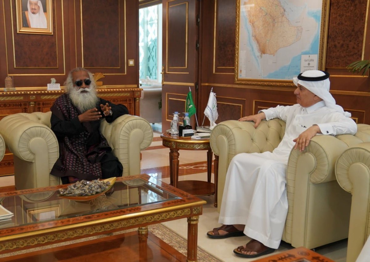 SadhguruJV's tweet photo. Keeping our Soil alive and rich is the fundamental requirement of all Life on the planet. Time to come together in intent and action to make the sands of Saudi Arabia teem with life once again. #SaveSoil. -Sg @AlfadleyA #SaveSoilRiyadh @IndianEmbRiyadh https://t.co/DwhytOgNQu
