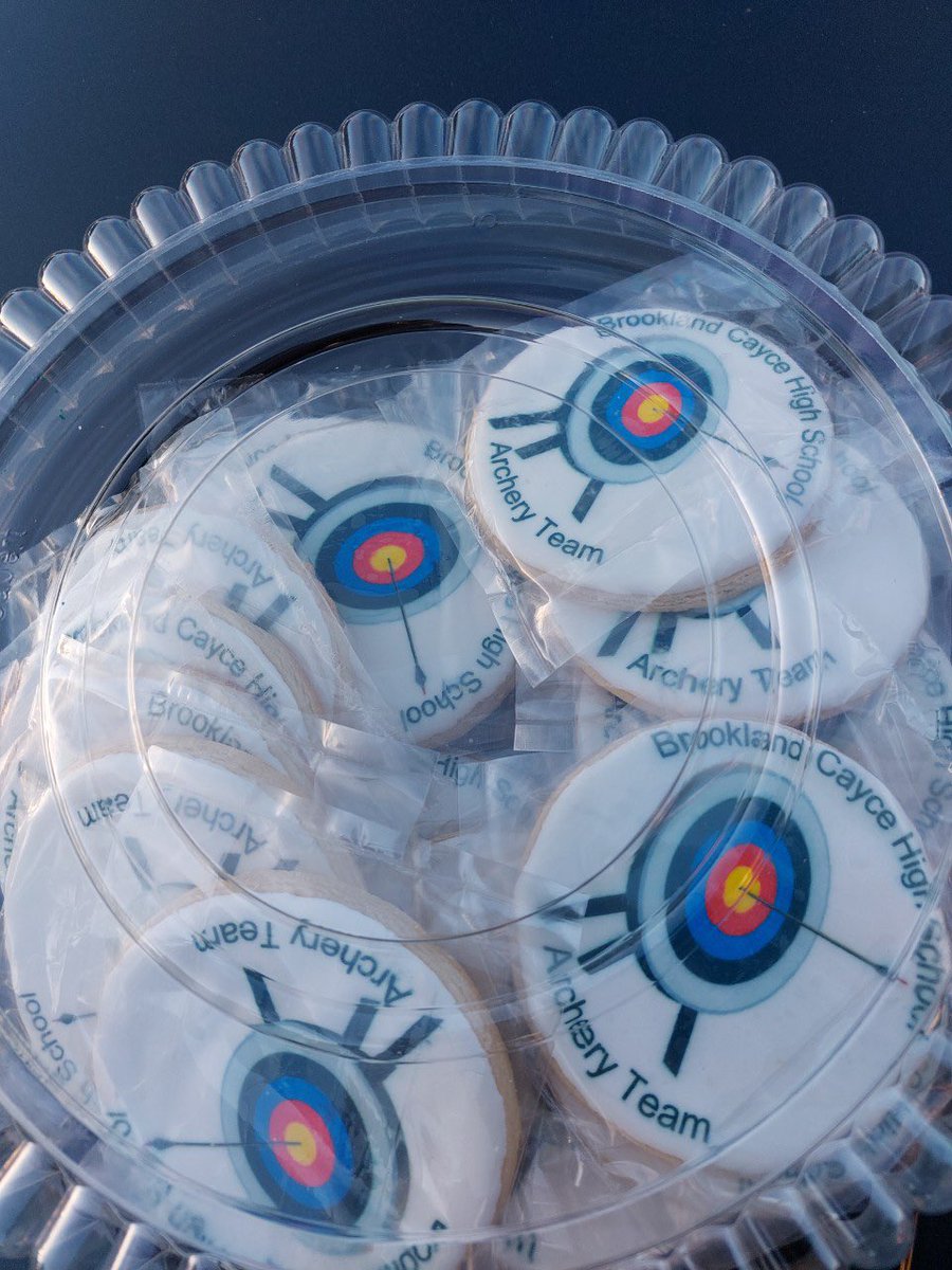 BearcatArchery's tweet photo. We have the best parents! @naspschools @Centershotcomp @BCHSBearcats #cookiesforthewin https://t.co/BxgEAiRkzc