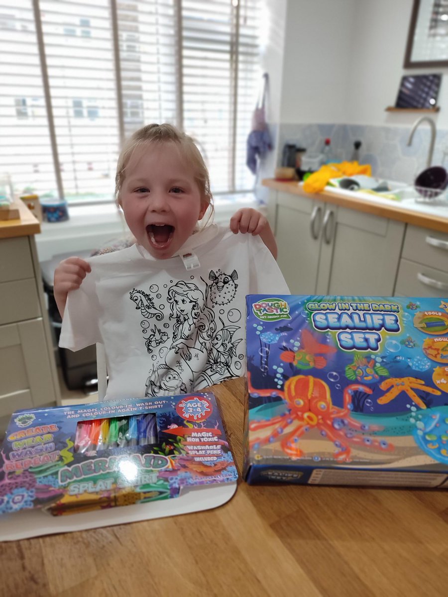 pparknewhaven's tweet photo. Delivery! Erica from #Hove won our #Easter competition, guessing the mystery phrase from hidden clues in the #gardens. She wasn't able to collect her #prize, so we sent it in the post❤️#sussex #newhaven #paradisepark #paradiseparknewhaven #paradiseparkgardens #paradiseparkkids https://t.co/Z7mXCd0Uys