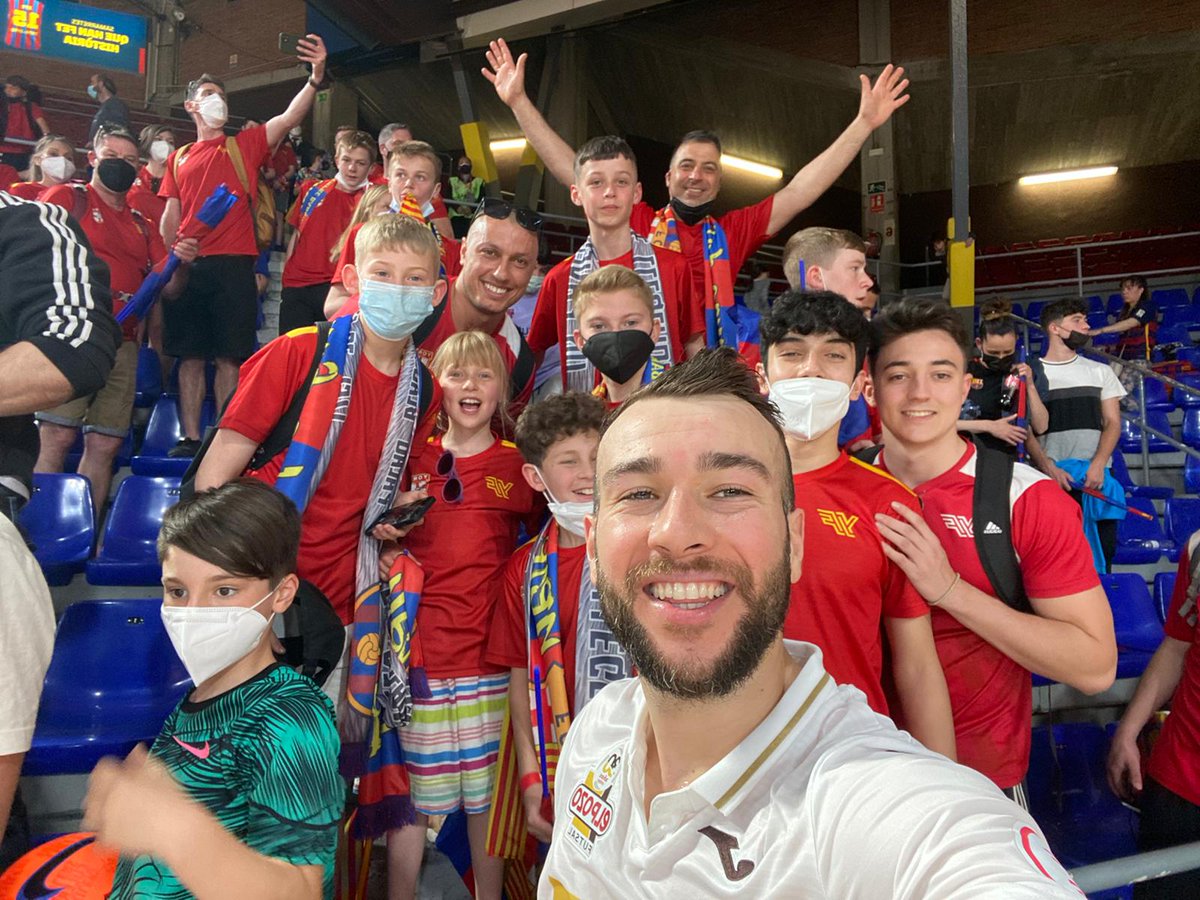 YorkFutsal's tweet photo. ✈️ YORK FUTSAL ON TOUR | SPAIN 2022
DAY 2 - Barça vs Pozo &amp; Beach Futsal Tournament
These moments may have ended but the memories will last forever. FULL ALBUM: https://t.co/JGLTOb3MIa
#yorkfutsalmassive https://t.co/uSzI2y4Taa