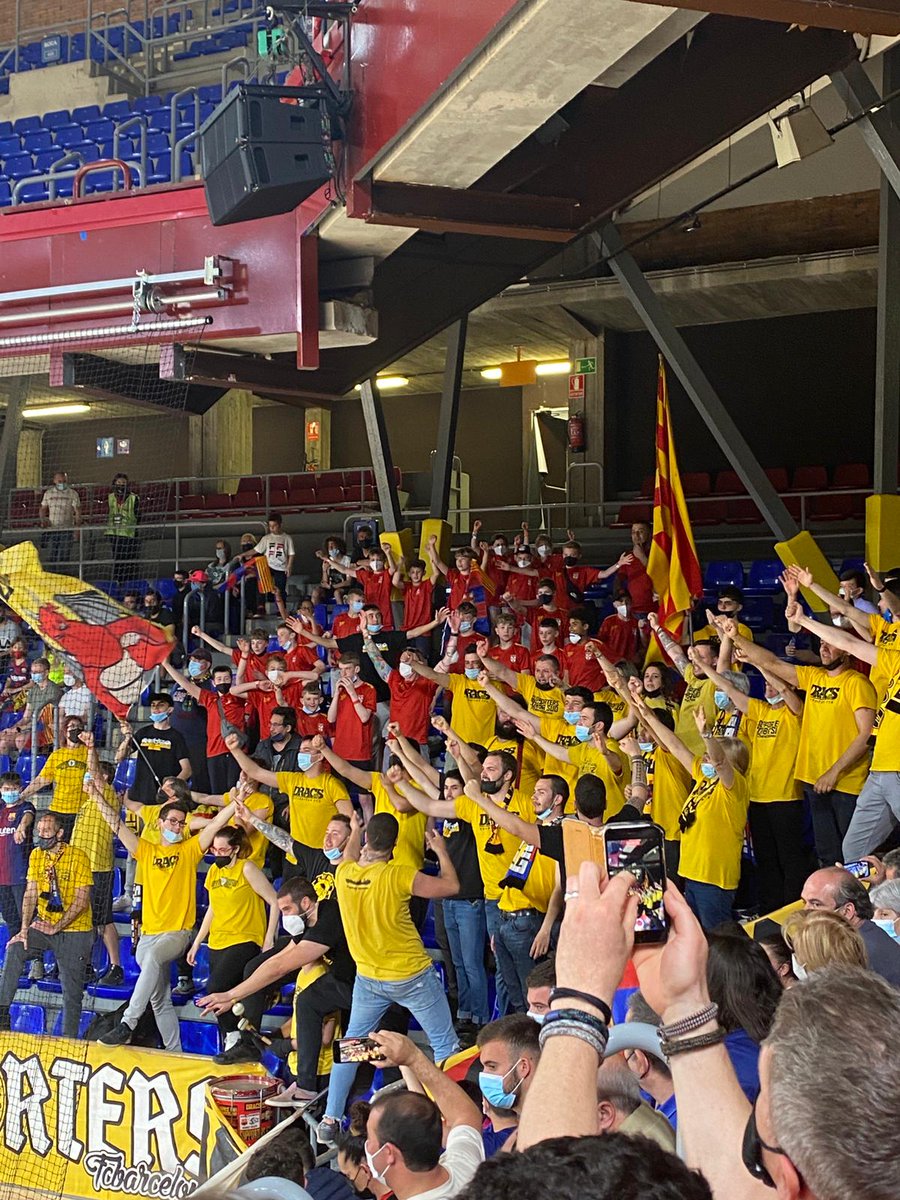YorkFutsal's tweet photo. ✈️ YORK FUTSAL ON TOUR | SPAIN 2022
DAY 2 - Barça vs Pozo &amp; Beach Futsal Tournament
These moments may have ended but the memories will last forever. FULL ALBUM: https://t.co/JGLTOb3MIa
#yorkfutsalmassive https://t.co/uSzI2y4Taa