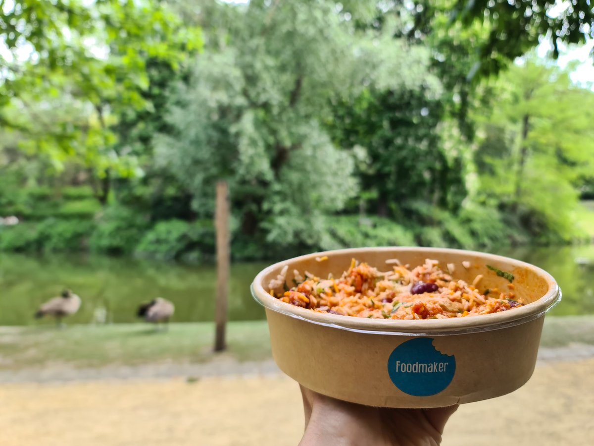 I love fastfood 🌳 (although I eat super slow)
I'm a huge fan of <a href="/Foodmaker_be/">Foodmaker</a> . Not only it is organic, it's also vegan or veggie, you can find it anywhere in Belgium (even in the air), you can always count on the great taste! (+they have their own organic farm)