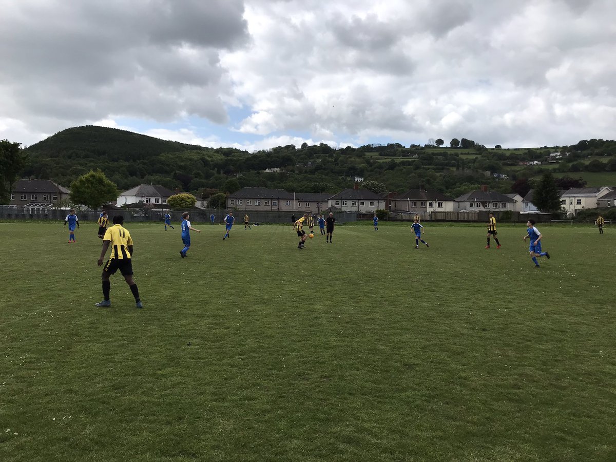 MrHodge01's tweet photo. Proud of these boys today! Superb result for the @NewporthighPE1 @NewportH @Y10NHS ⚽️ boys winning the final of the Newport 🏆2-0 against an excellent @MCSPE1 goal scorers were Dan.M and Noah. M all the boys were on 🔥🔥🔥 https://t.co/OdqnDXHzU8
