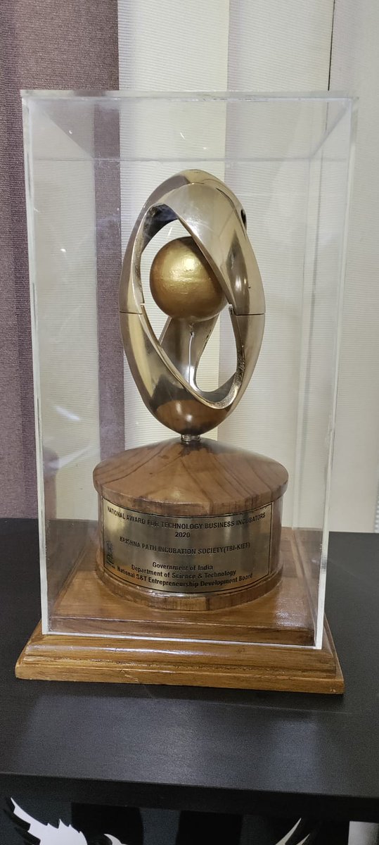 KietTbi's tweet photo. "Our achievements are shaped by the strength of the foundations we set" Technology Incubator-KIET has been awarded National Award for Technology Business Incubator on 11th May 2022 on National technology Day by @IndiaDST in presence of  @DrJitendraSingh @Kiet_edu https://t.co/iw3PrBdE3v