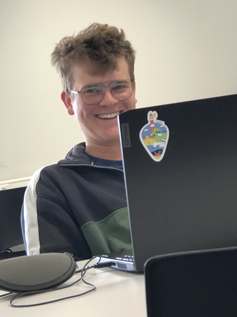 MeesterCedric's tweet photo. Stress want hij moet in het Frans antwoorden… #EnDanNogNiJuist #Difficile #Grindset #Stresske https://t.co/r3B65cGEHf