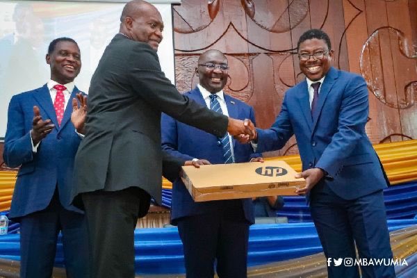 jnbawole's tweet photo. And yesterday was lit 🔥. Thank you, HE @MBawumia, Thank you Hon Minister @yoadutwum and Thank you UG officials 🙏 and of course Oh Dear @ugbsofficial Thank you 🙏 https://t.co/sLZ6e3QyiR