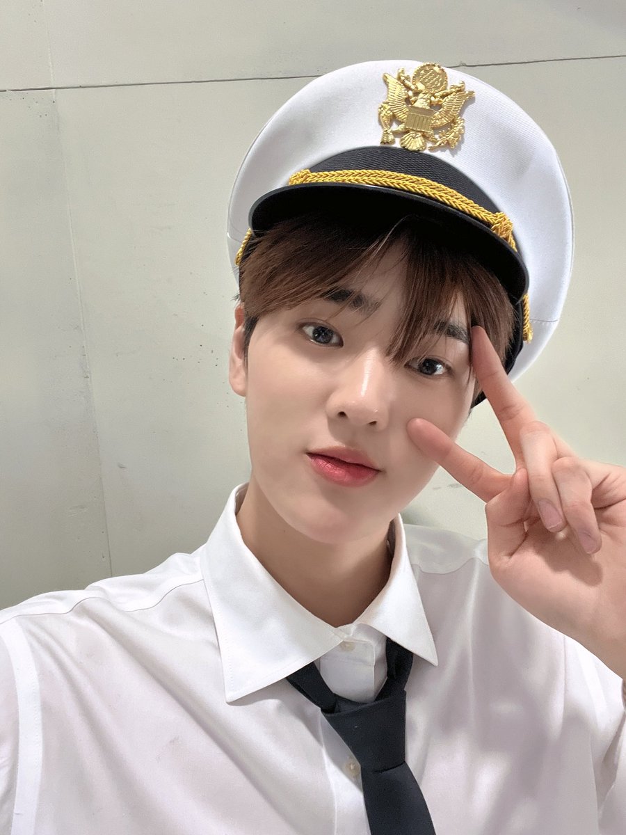 TPSTmessages's tweet photo. [fancafe] 220425 🐬☕️

“iE, let’s leave together!🌊”

(1/2)

#tempest #tpst #템페스트 #eunchan #은찬 https://t.co/QRsJU8HkJ2