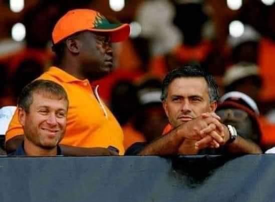 Prom_Ivoire's tweet photo. QUI SE SOUVIENT DU JOUR OU JOSÉ MOURINHO ET ROMAN ABRAMOVICH SONT VENUS EN CÔTE D’IVOIRE POUR REGARDER UN MATCH AU FELICIA 🇨🇮 https://t.co/EQ22MycOlM