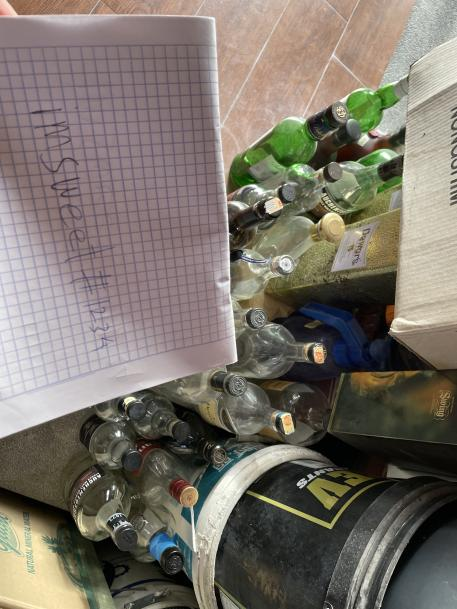 imsweet_eth's tweet photo. #IsekaiQuests 
@IsekaiMeta
just cleaning up a park near my house 
there are alot of bottle then i just pick it up and put it together Then when I have time to take it for recycling https://t.co/XEscJsOcyw